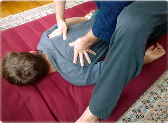Cours de massage russe à la MJC du Chemin-Vert